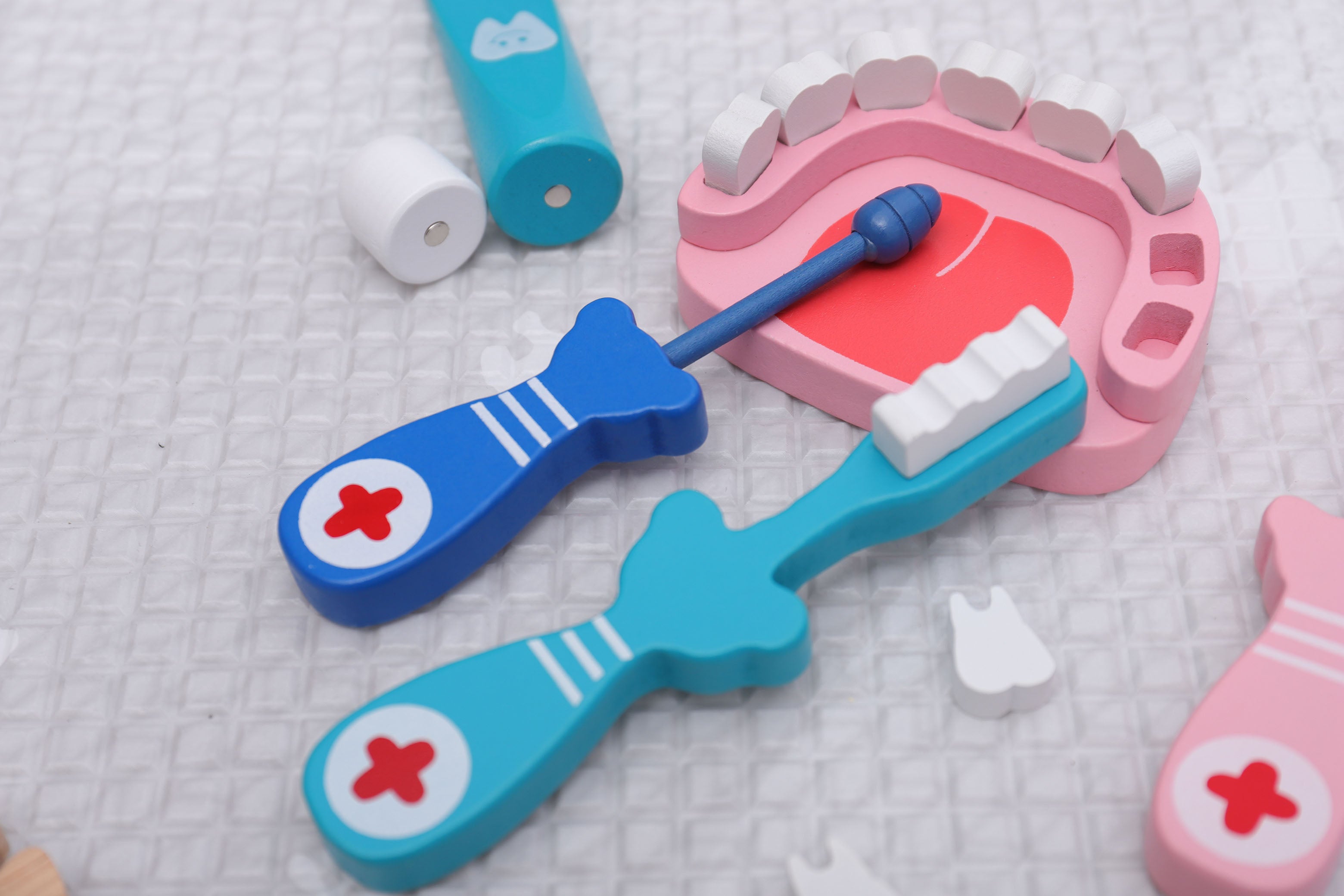 SET DE DENTISTA DE MADERA PARA NIÑOS MONTESSORI